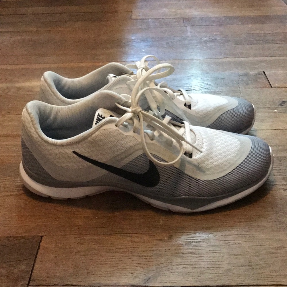 Nike training Flex Tr6 sneakers
